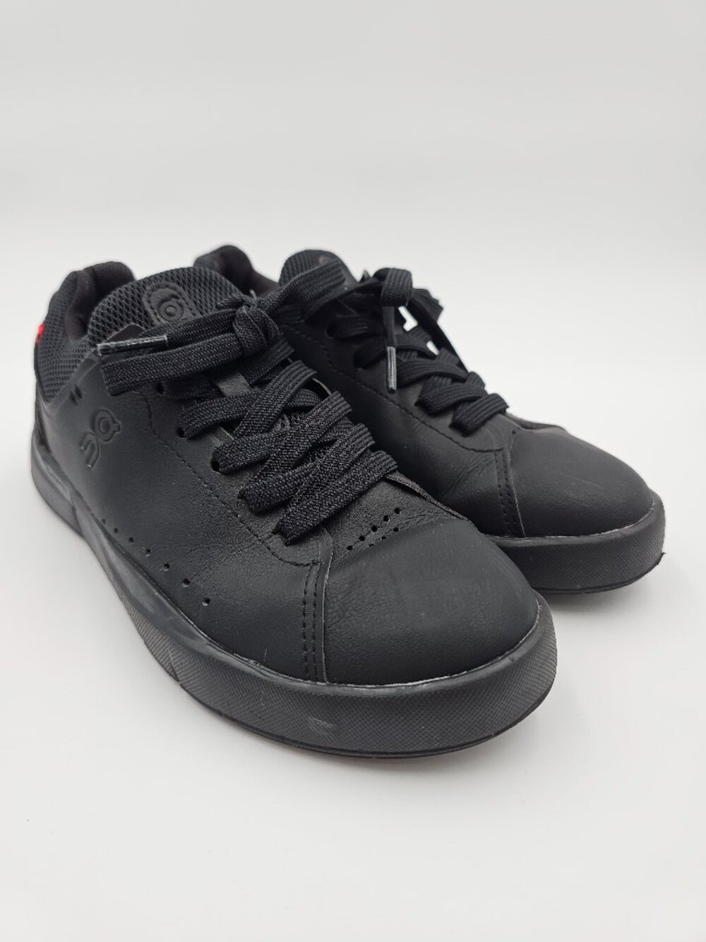 On Cloud The Roger Advantage Black Sneakers Running Tennis Shoes Women's Size 5